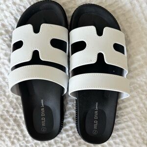 Wild Diva Black and White Geometric Slide Sandals